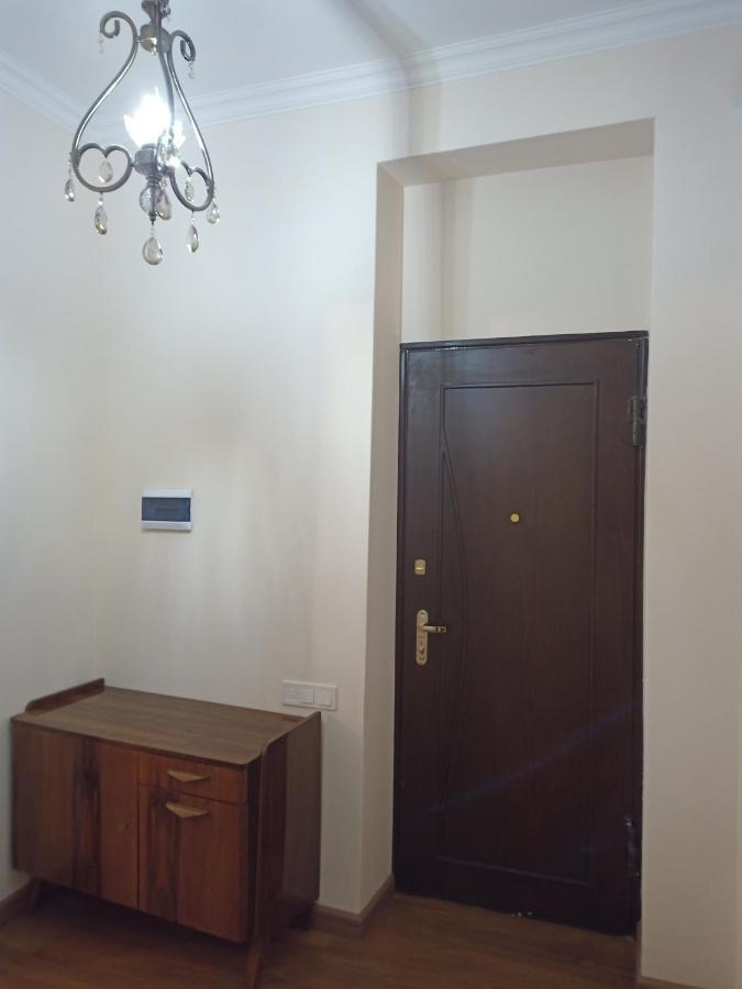 Spacious One Bedroom Apartment In The City Centre Γιερεβάν Εξωτερικό φωτογραφία