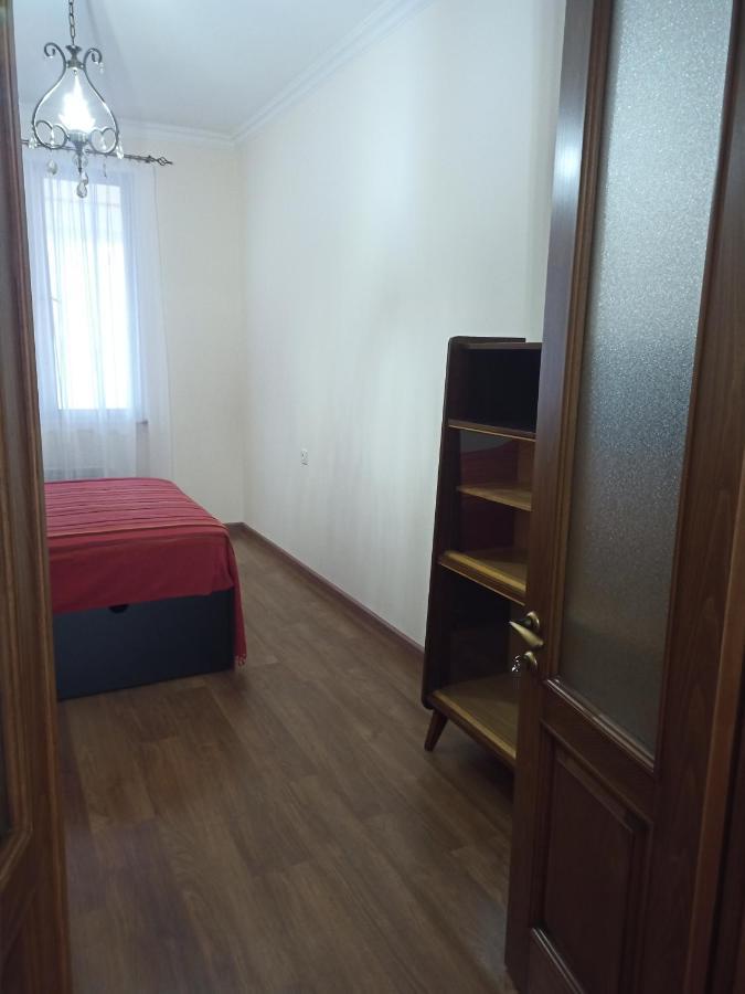 Spacious One Bedroom Apartment In The City Centre Γιερεβάν Εξωτερικό φωτογραφία