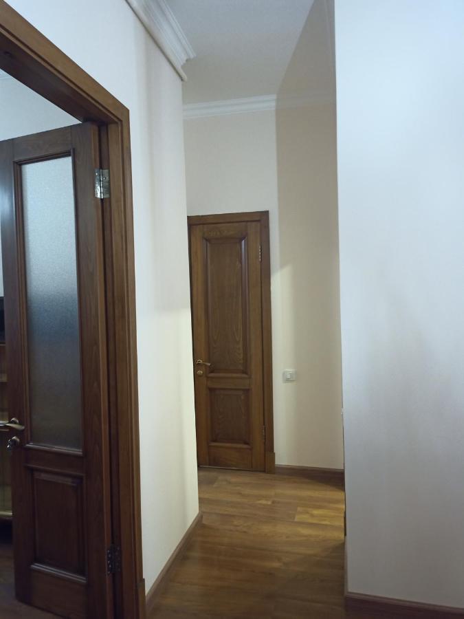 Spacious One Bedroom Apartment In The City Centre Γιερεβάν Εξωτερικό φωτογραφία