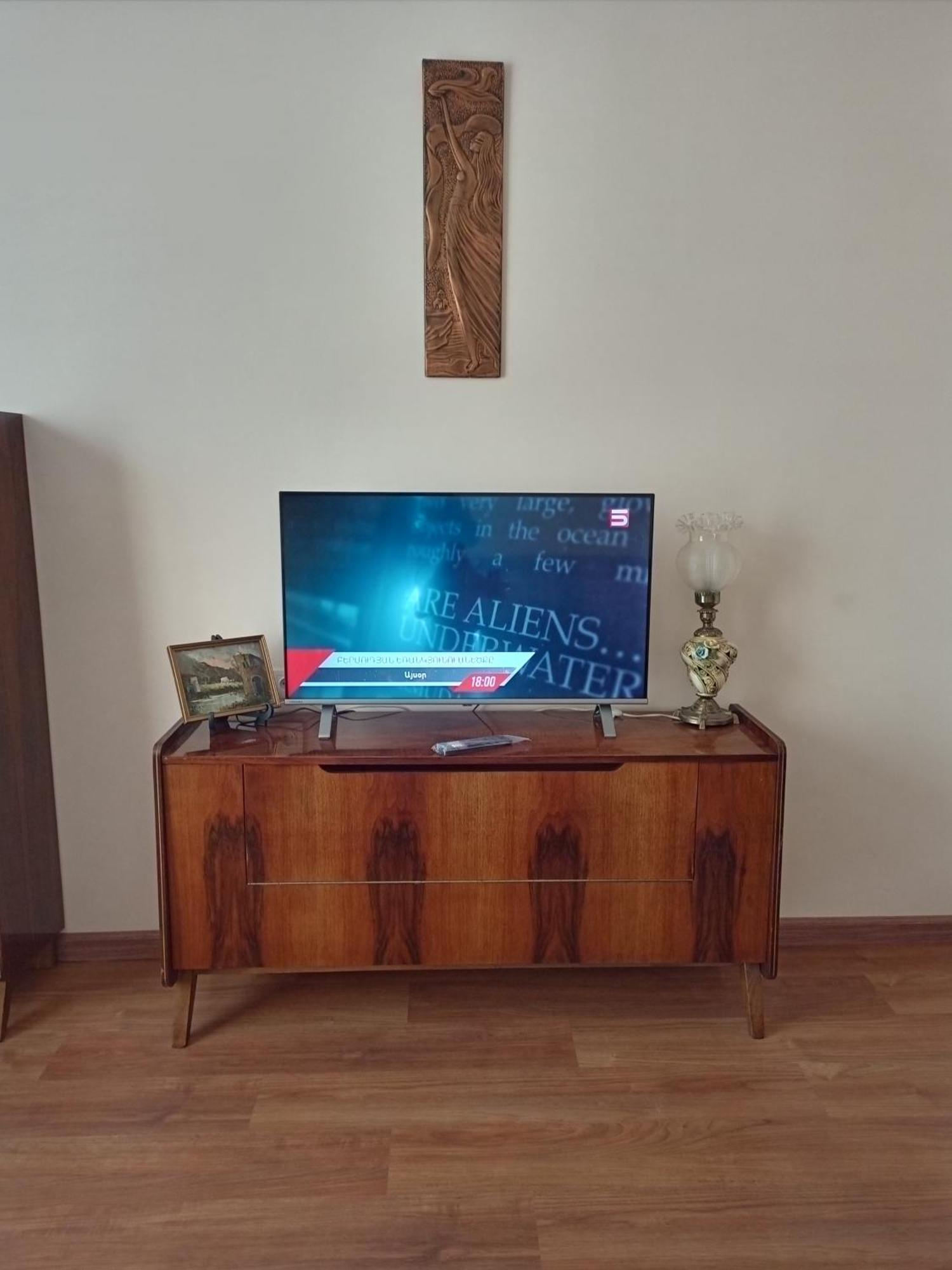 Spacious One Bedroom Apartment In The City Centre Γιερεβάν Εξωτερικό φωτογραφία